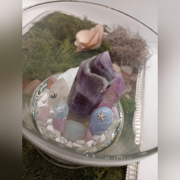 Sweet Dreams Crystal Terrarium - Picture 4 of 4